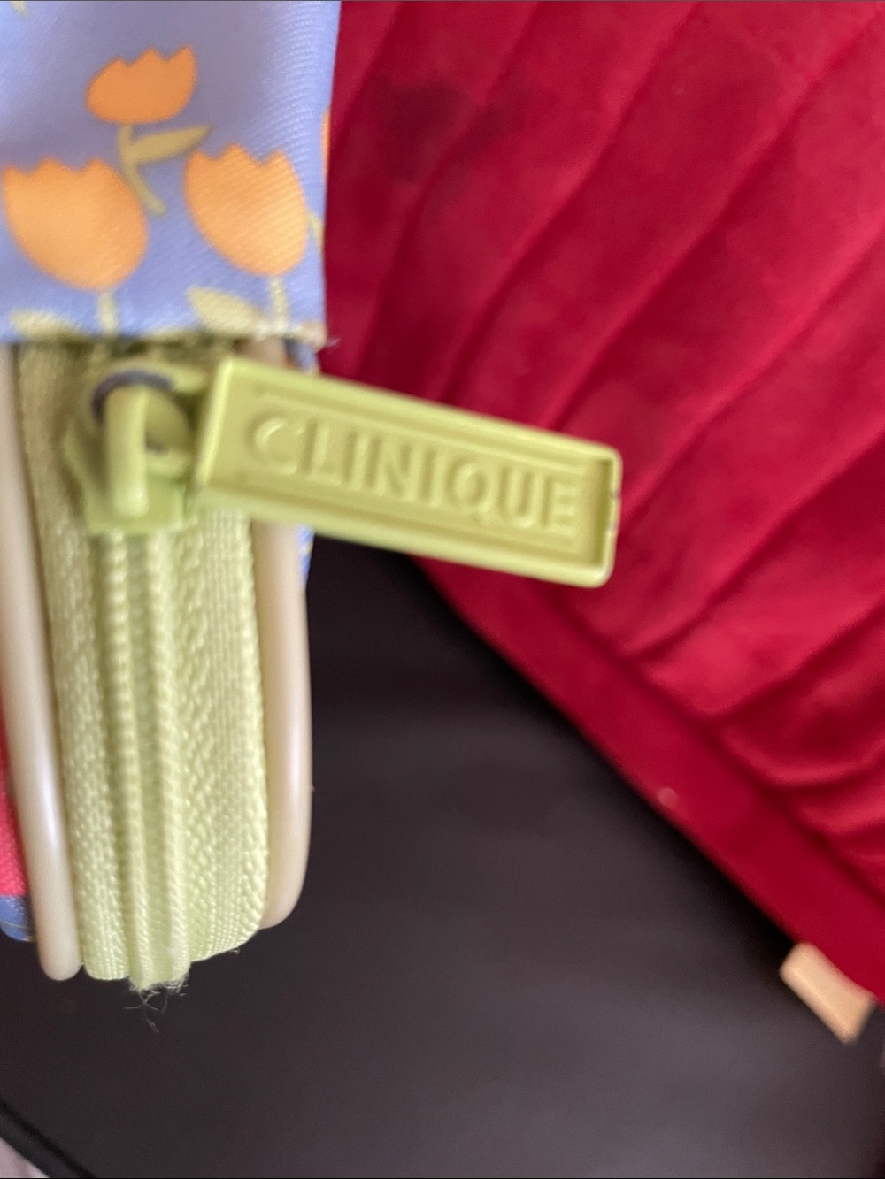 Clinique Foaming Cleanser, Scrub Cream, Facial Soap & Floral Cosmetic Bag NEW - Picture 8 of 8